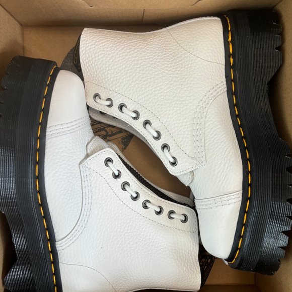 NEW Doc Martens Sinclair Quad Boot (white) - Picture 3 of 4